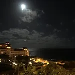 Oceanview Penthouse شقة *