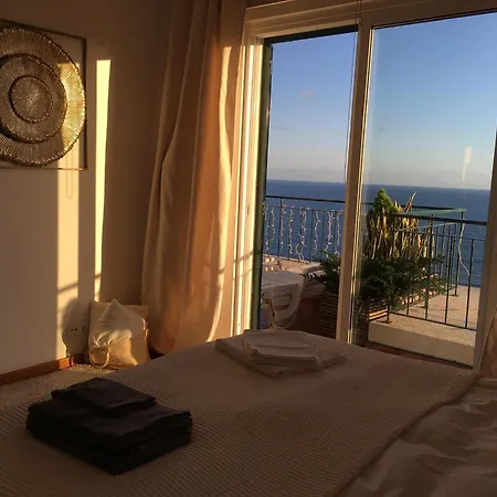 Oceanview Penthouse 아파트