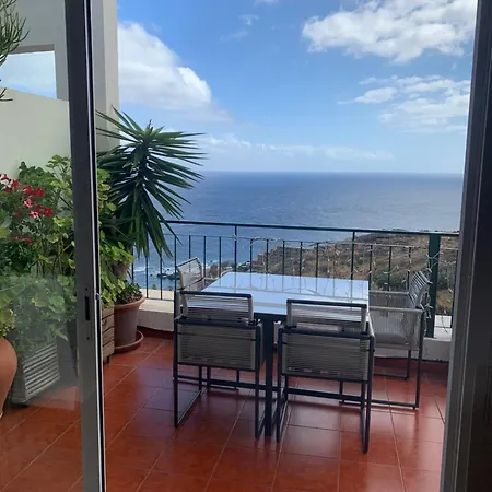 Oceanview Penthouse 아파트 카니코