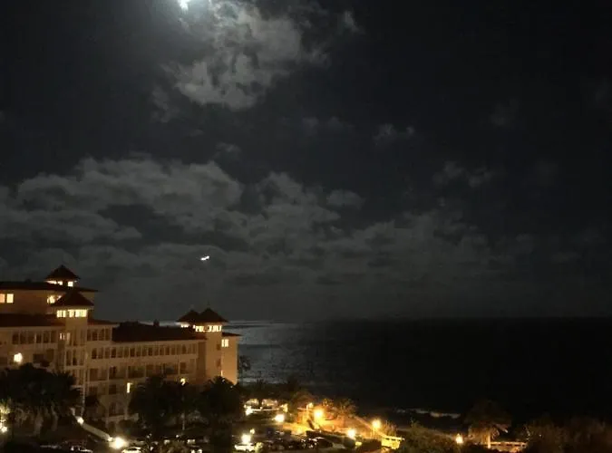 Oceanview Penthouse Appartamento *